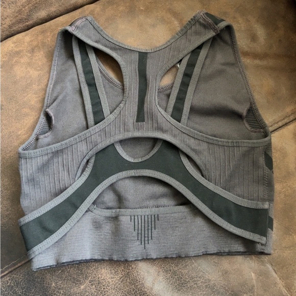 Gymshark sports bra - Picture 2 of 2